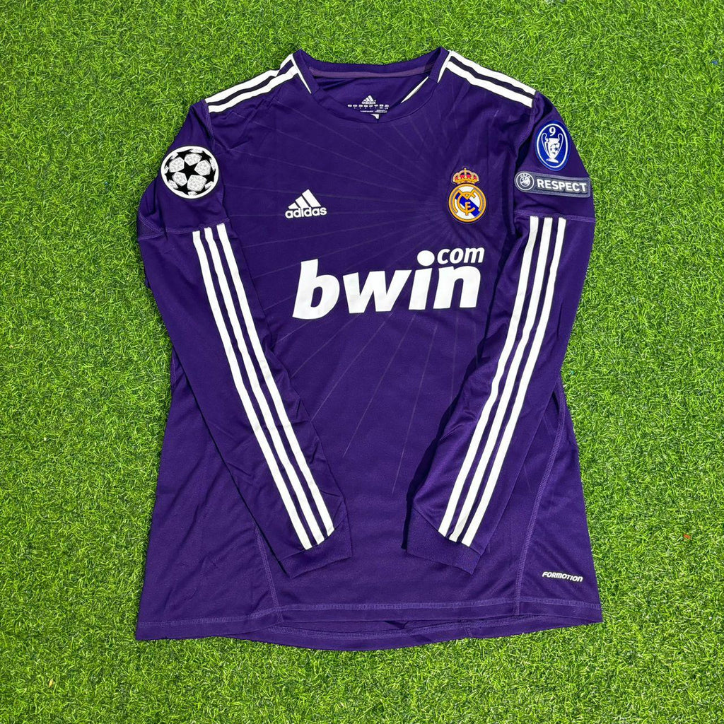Raul Albiol 18 - Real Madrid 2010/2011 Lila Langarm-Fußballtrikot
