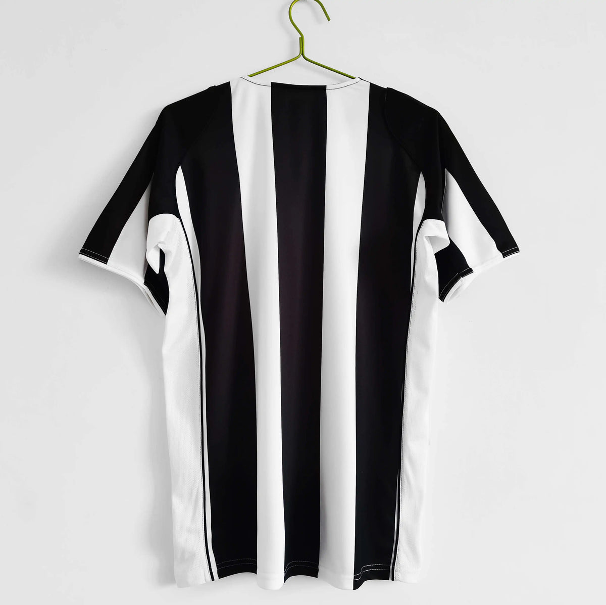 Juventus Pink Schwarz 2004 2005 Saison Sky Sport Sponsor Retro Trikot