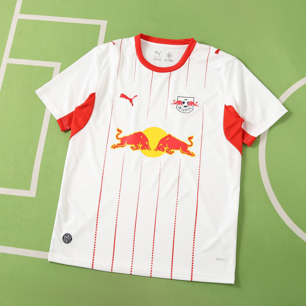 RB Leipzig Neues Saison Fußballtrikot
