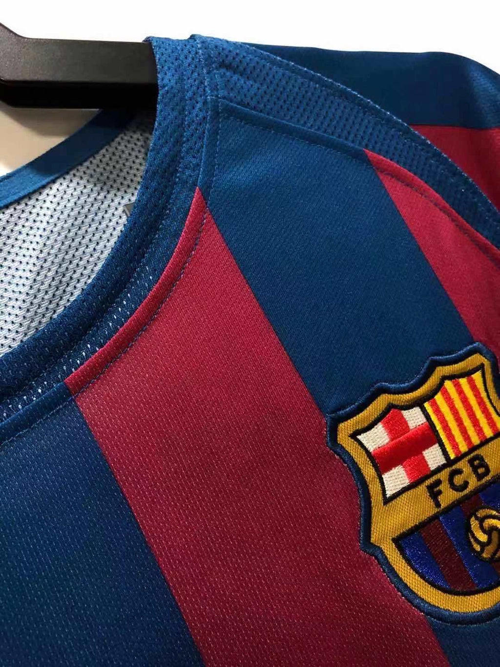 Xavi Hernandez Barcelona 2006 Final Retro Short Sleeve Football Jersey