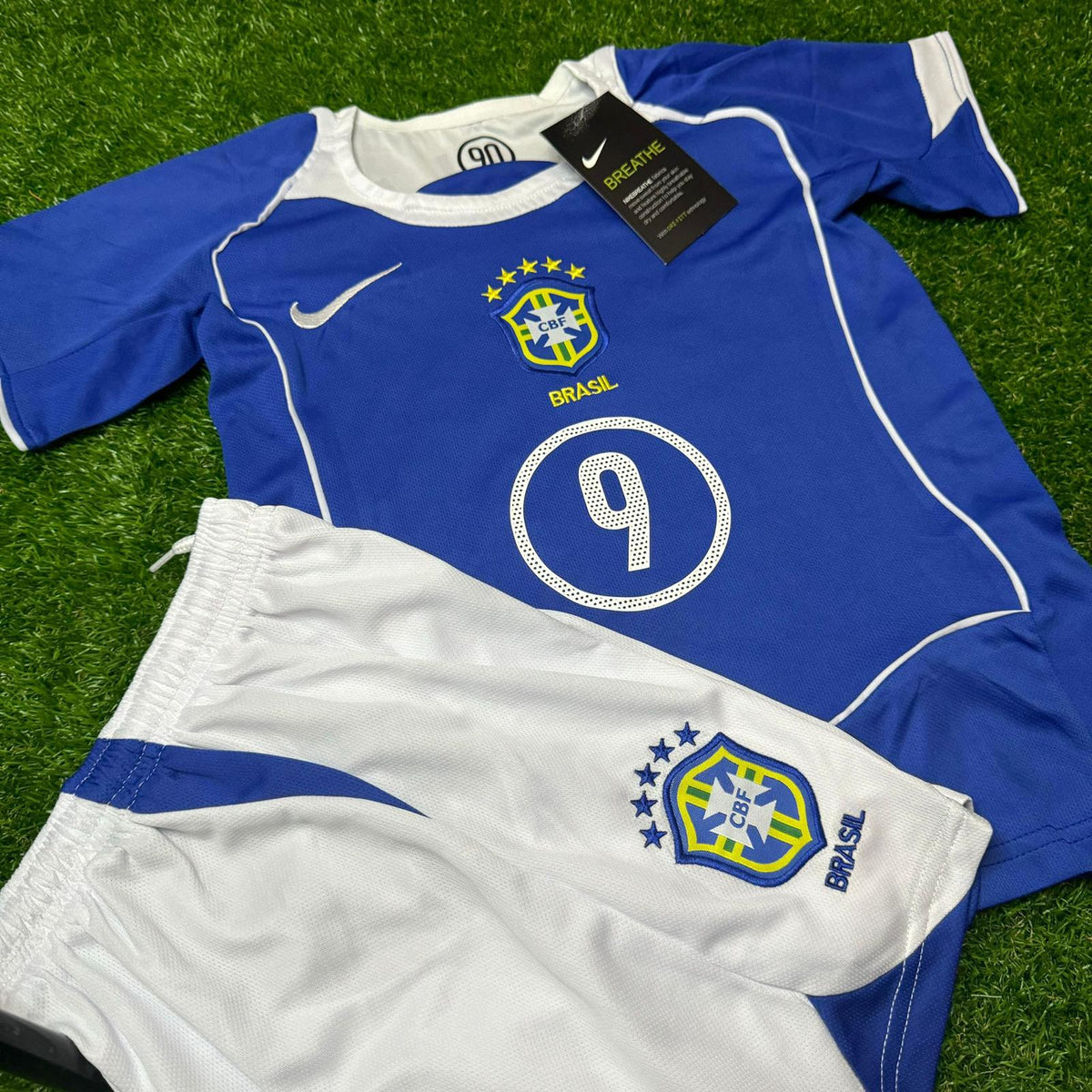Ronaldo Nazario Brazil 04/06 Away Kids Kit – Kit Jersey for Children – | KinderTrikot | Maillot Enfant Soccer Shirt