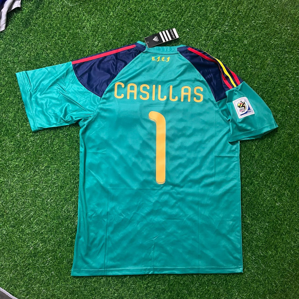 Iker Casillas Kids Spain 2010 World Cup Final Retro Goalkeeper Jersey Trikot Camiseta Maillot Soccer Shirt