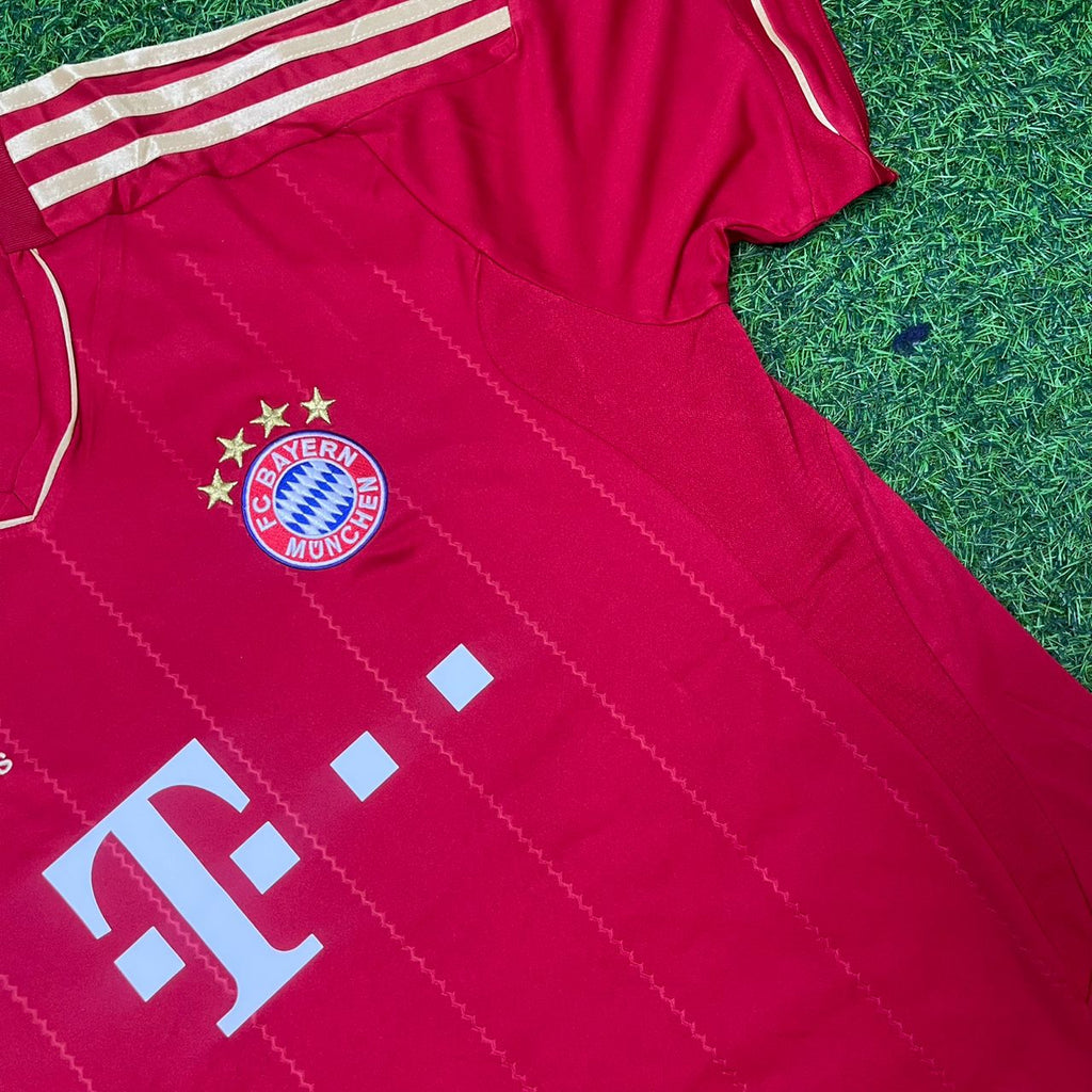 Ivica Olić #11 Bayern Munich 2011-2013 Football Jersey