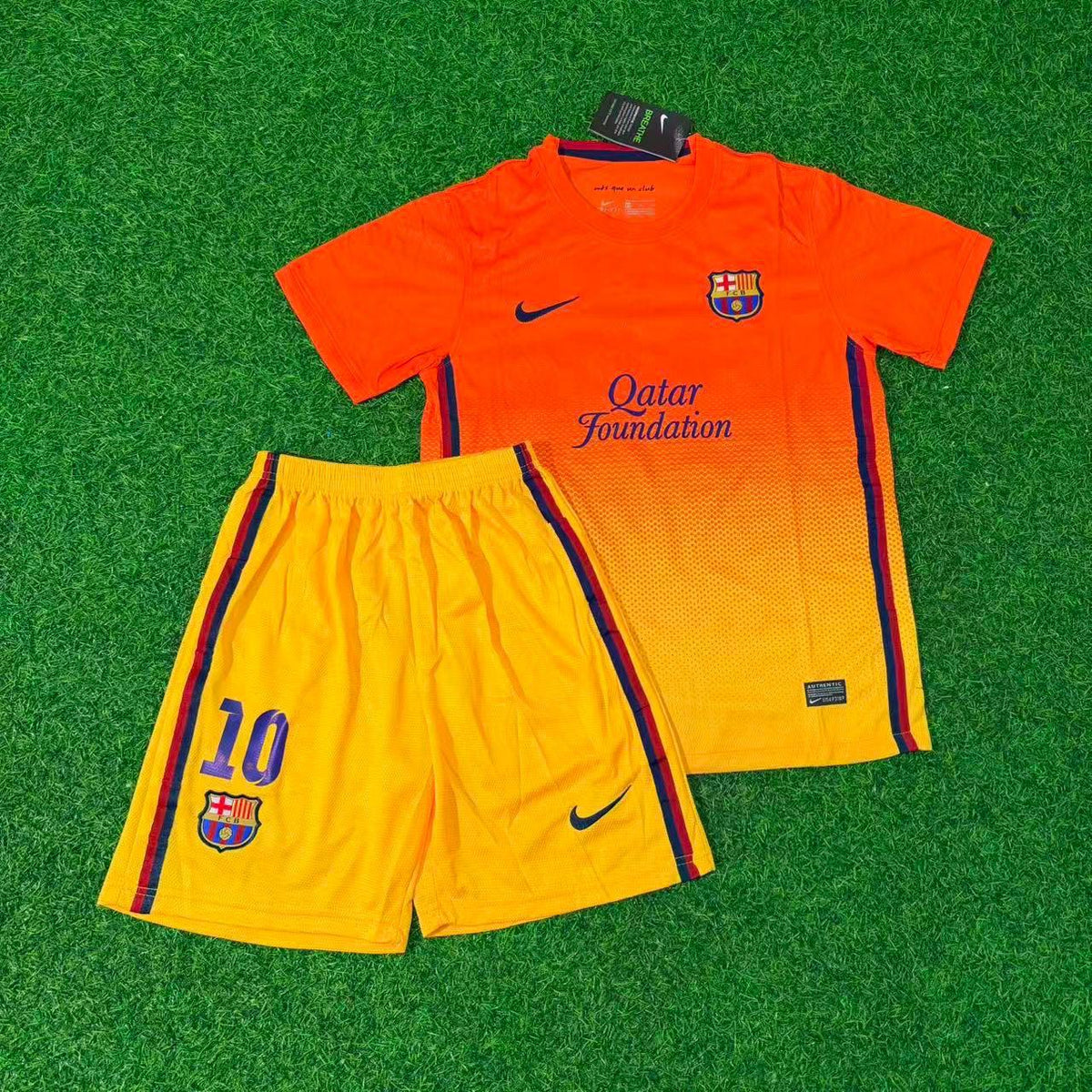 Lionel Messi 10 Barcelona 2012/2013 Orange Retro Kinder Fußball Trikot Set