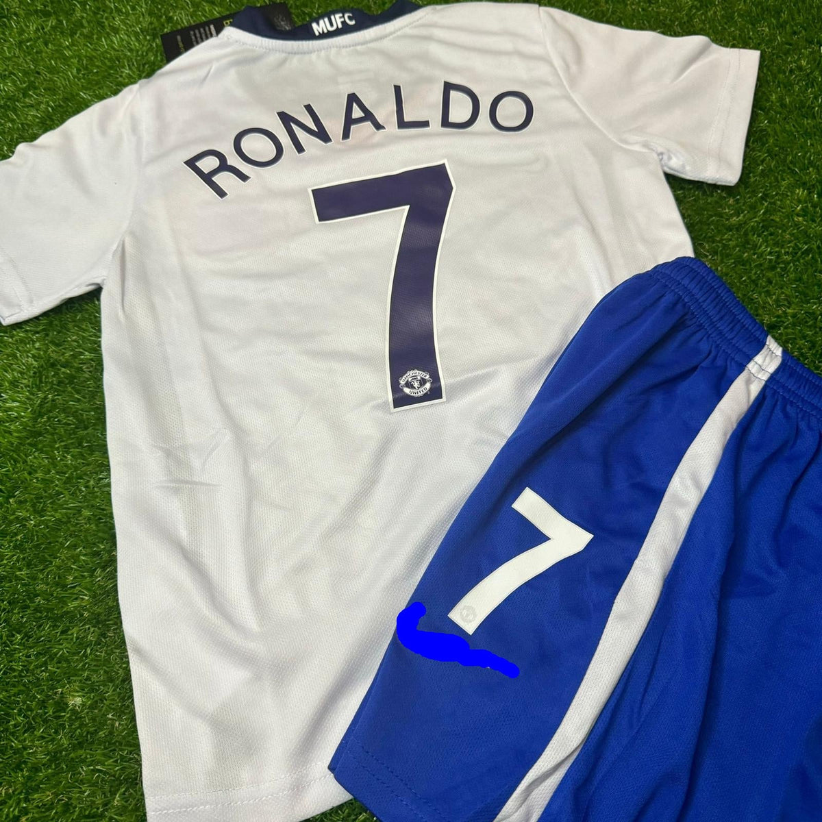 Cristiano Ronaldo Manchester United 2008/09 Auswärts Weiß Kinder Trikotsatz – Trikot für Kinder – | KinderTrikot | Maillot Enfant Soccer Shirt