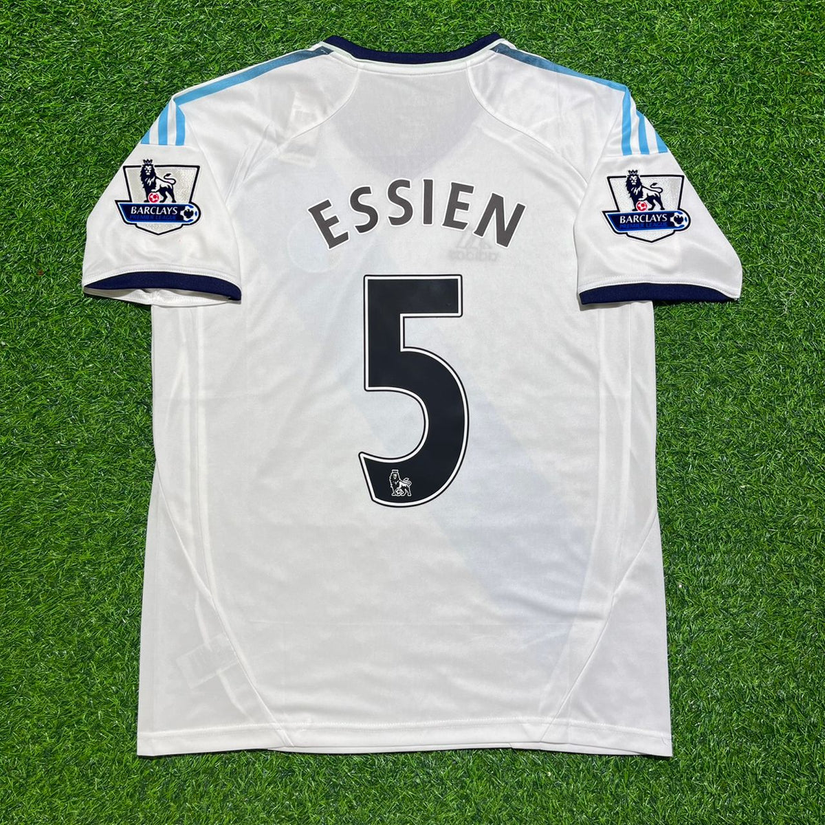 Michael Essien Chelsea 2012–2013 Retro Weißes Fußballtrikot