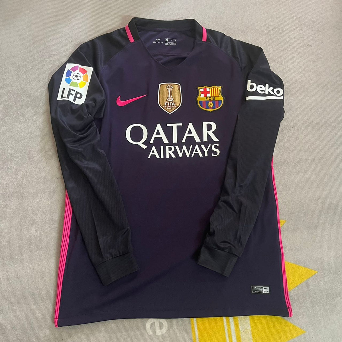 Sergio Busquets Barcelona 14/15 Retro Pink Printing Long Sleeve Jersey Maillot Trikot Maglia