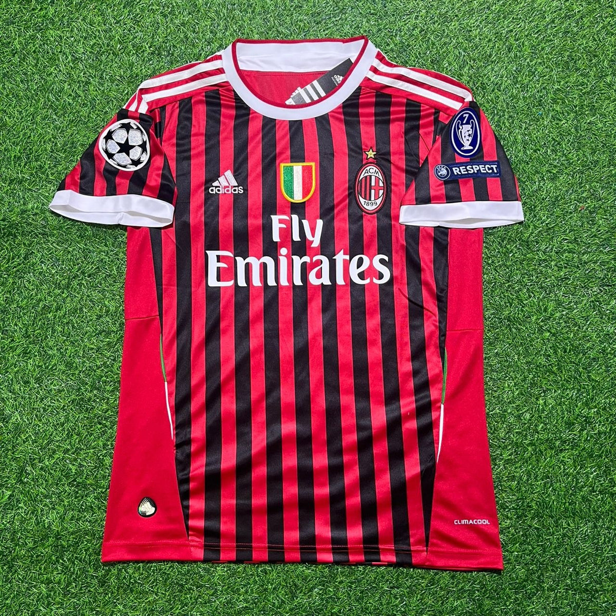 Robinho 70 - AC Milan Home 2011/12 Retro Kit Jersey Maillot Trikot Soccer Shirt