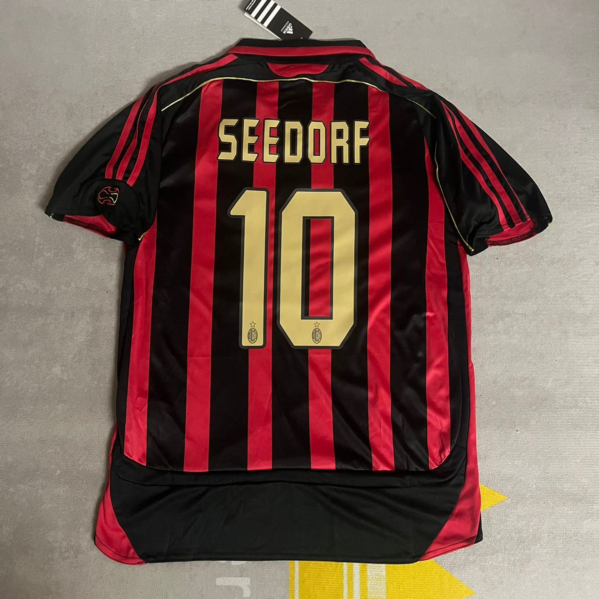 Clarence Seedorf 10 – AC Milan 2008-2009 Heim Gold Printing Retro Trikot – | Trikot | Maillot