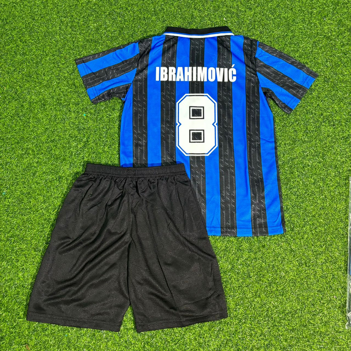 Zlatan Ibrahimović #8 Inter Milan Home Retro Kids Football Jersey